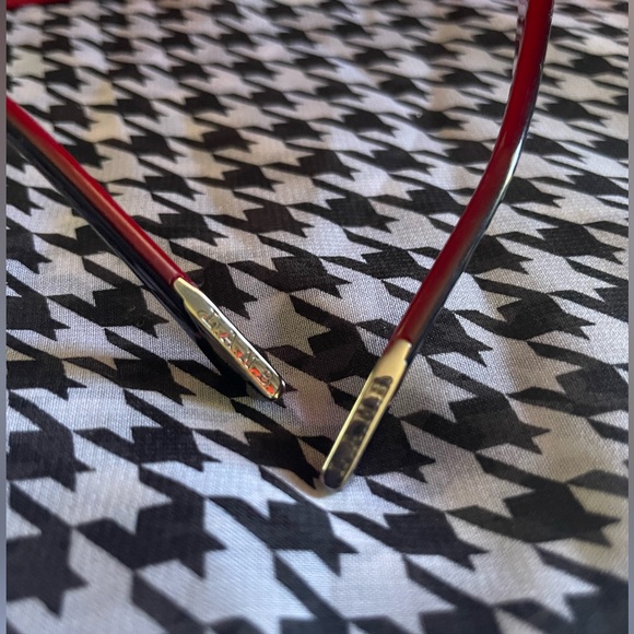 L.A.M.B. LA502 Sunglasses - Picture 6 of 8